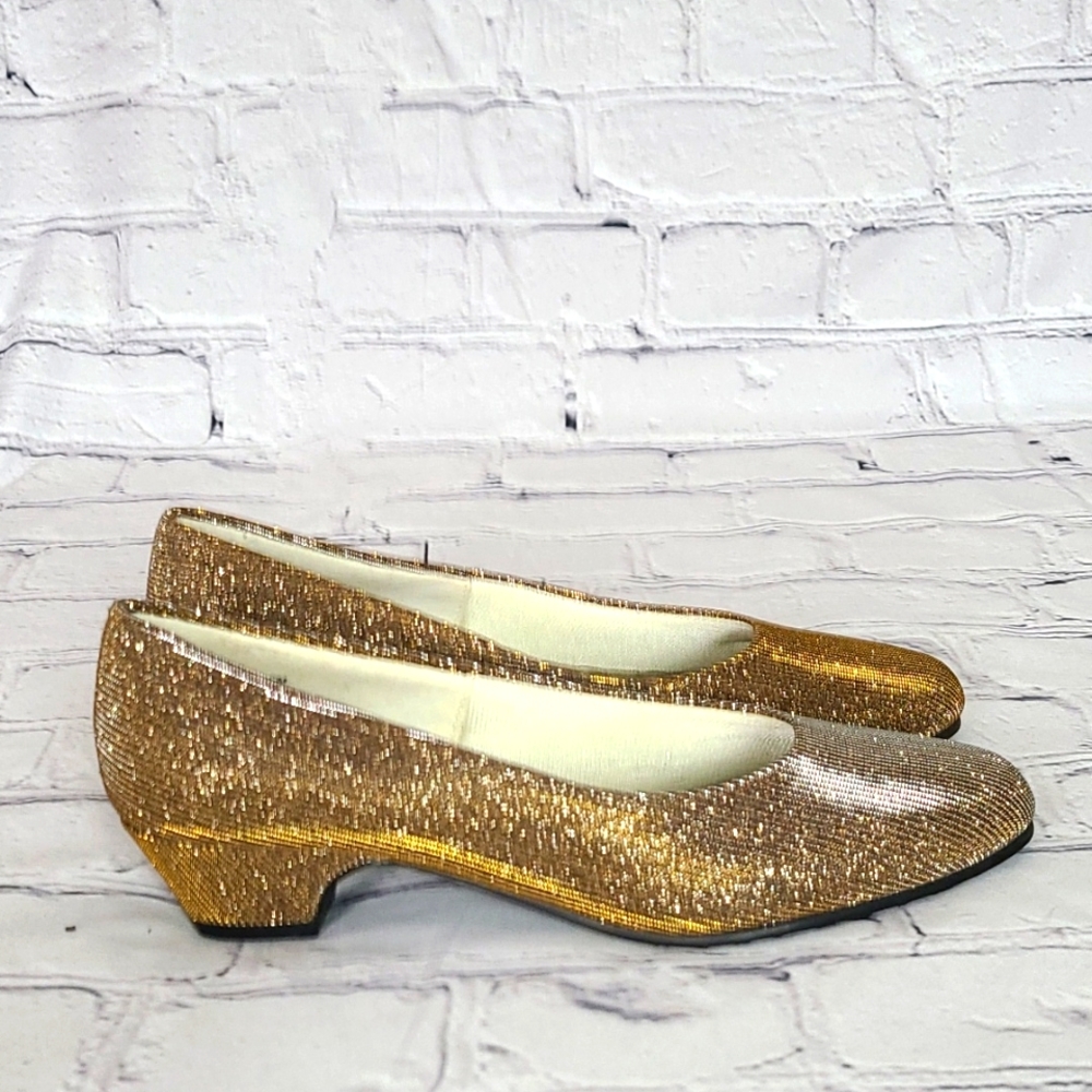 Soft Style gold sparkly pumps, 7